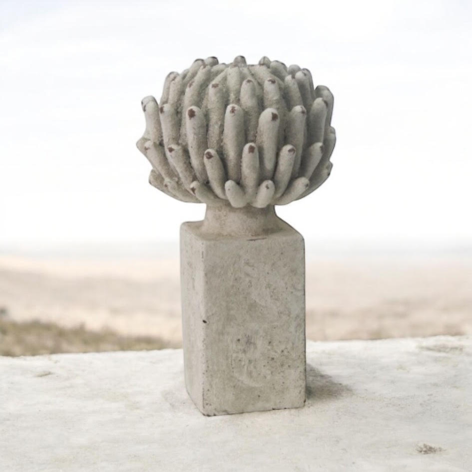 MSL 21cm Resin Flower Hand Finished Indoor Outdoor Decor