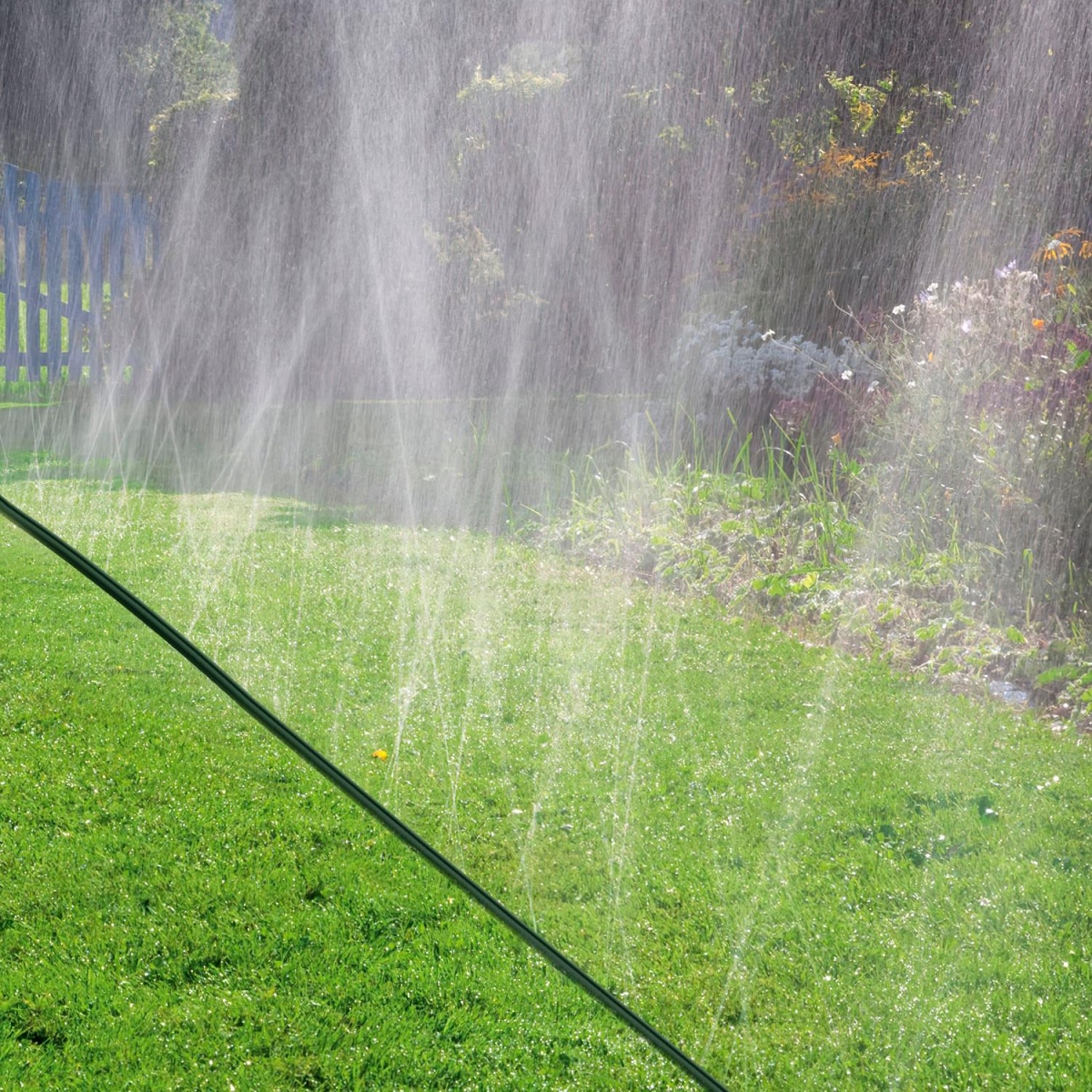 Vinsani 8m Garden Sprinkler with Adjustable On-Off Valve and Fixing Straps