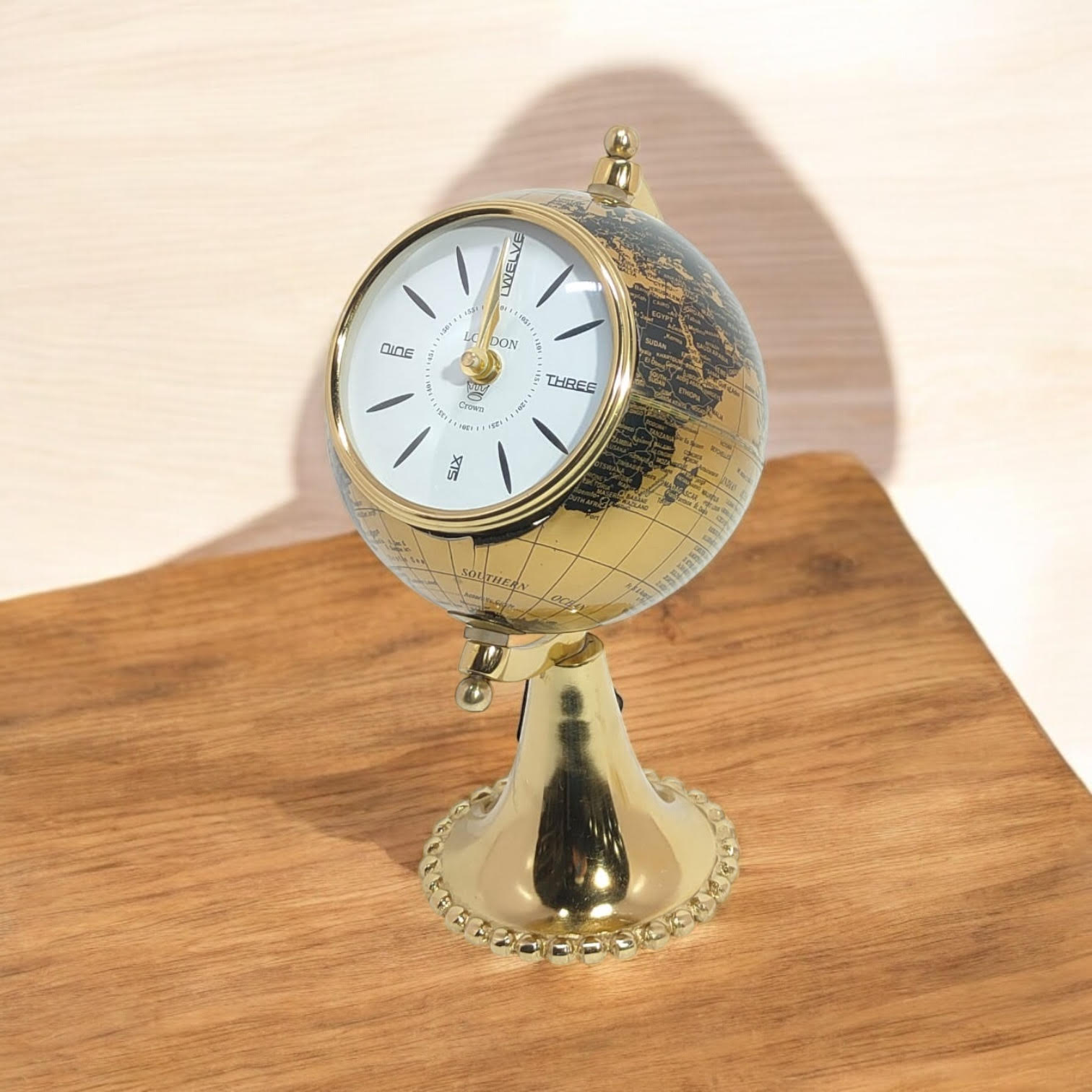 MSL Hand Finished Table Clock with Globe Design, 1 AA Battery