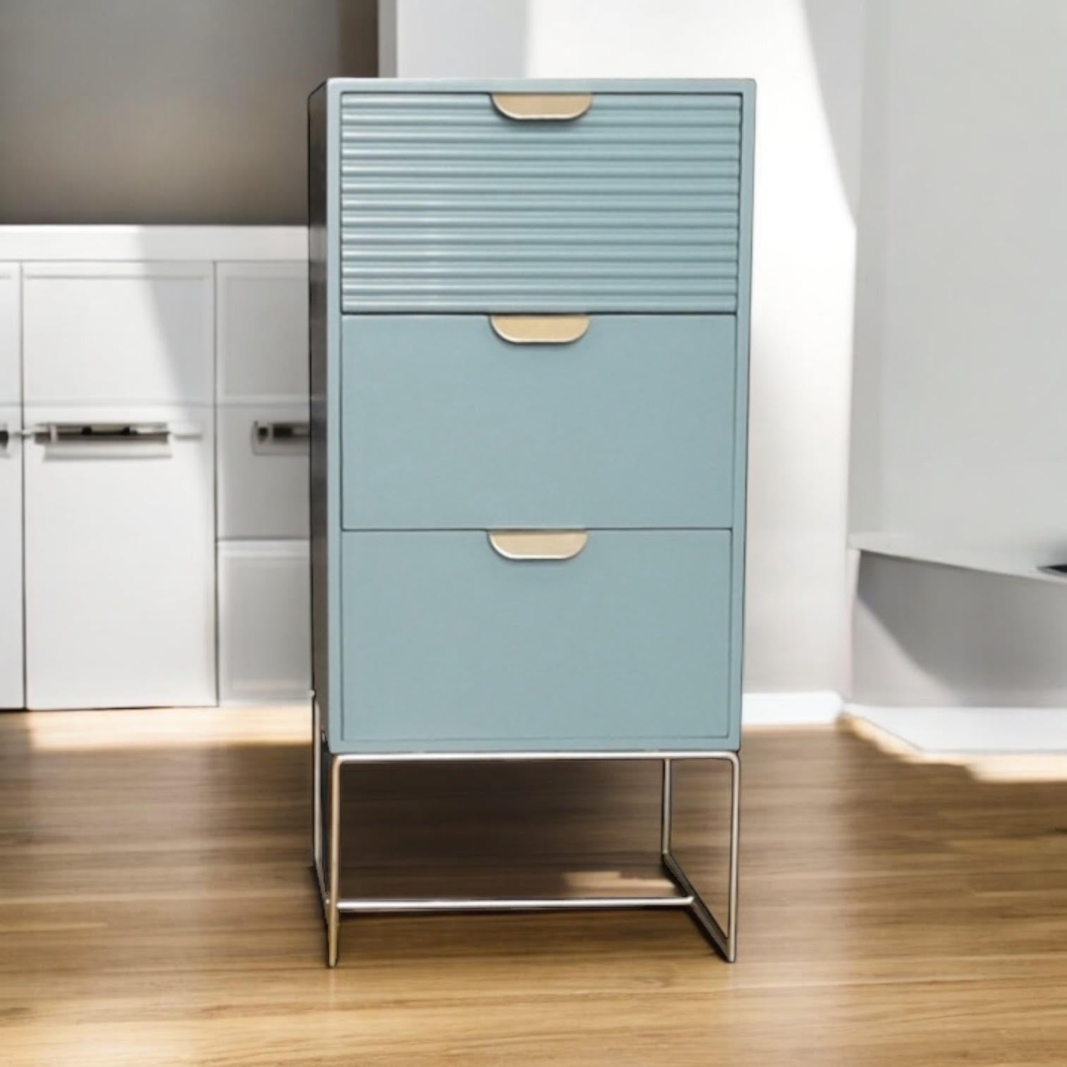 64cm Green Wooden 3 Drawer Bedside Table with Scalloped Edge Design
