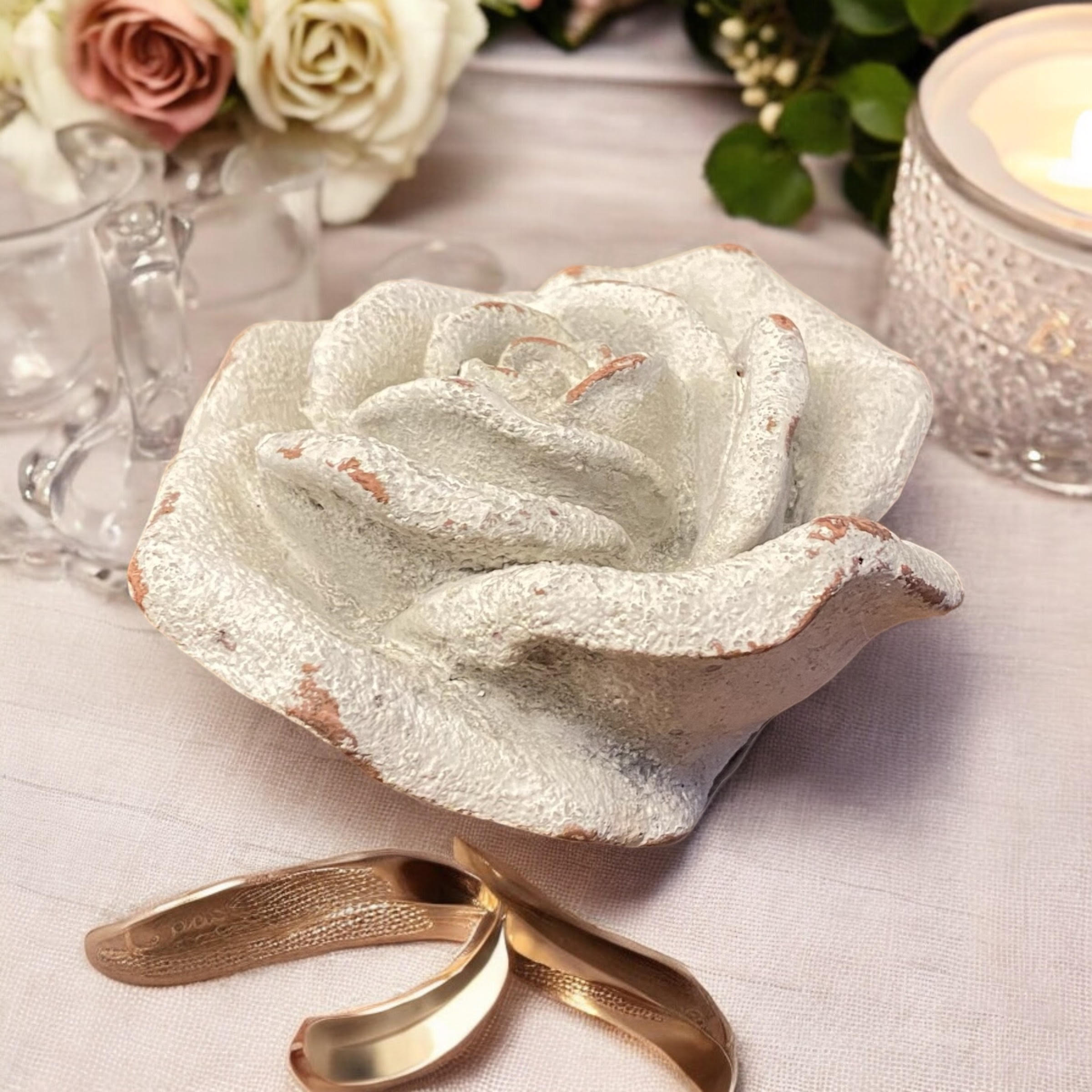 MSL 11cm Resin Flower Hand Finished Indoor Outdoor Decor