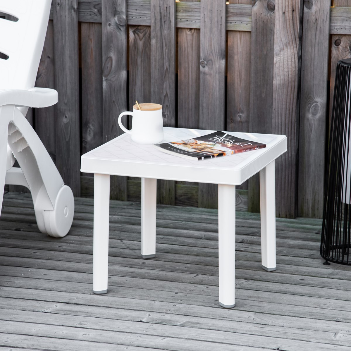 Outdoor Square Garden End Table, Weather-Resistant Plastic Accent Coffee Table for Drinks and Snacks, White, Outsunny