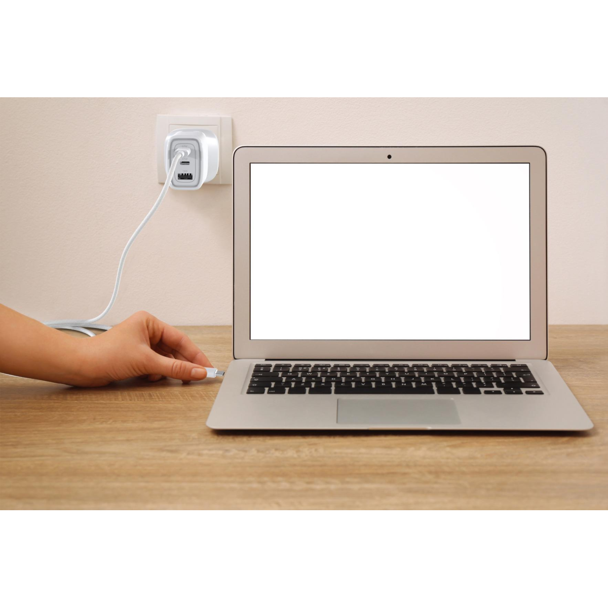 WYEFLUX 67W Dual USB Type C & USB-A Power Adapter (GaN III)