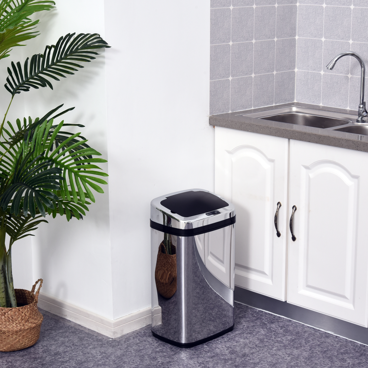 HOMCOM 30L Automatic Motion Sensor Kitchen Bin, Silver