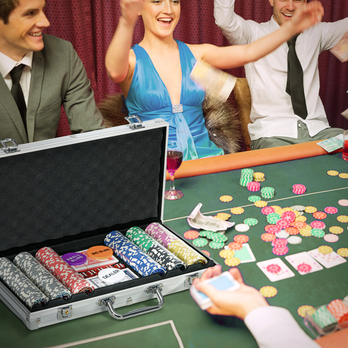 SPORTNOW 500-Piece Poker Chip Set with Mat, Case & 2 Decks