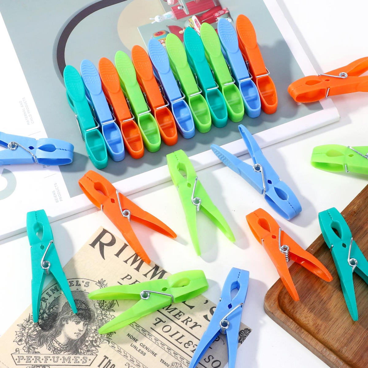 Vinsani 52 Pack Plastic Clothes Pegs, Multicoloured Washing Pegs