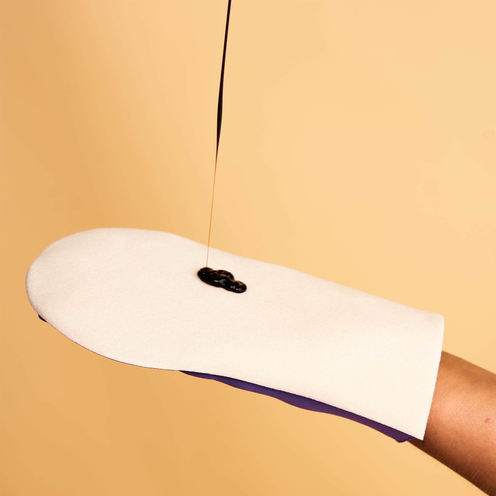 He-Shi Patented Self-Tan Applicator Mitt, Ultra-Smooth, Lotion-Proof Barrier, Machine Washable, Stain-Free Hands