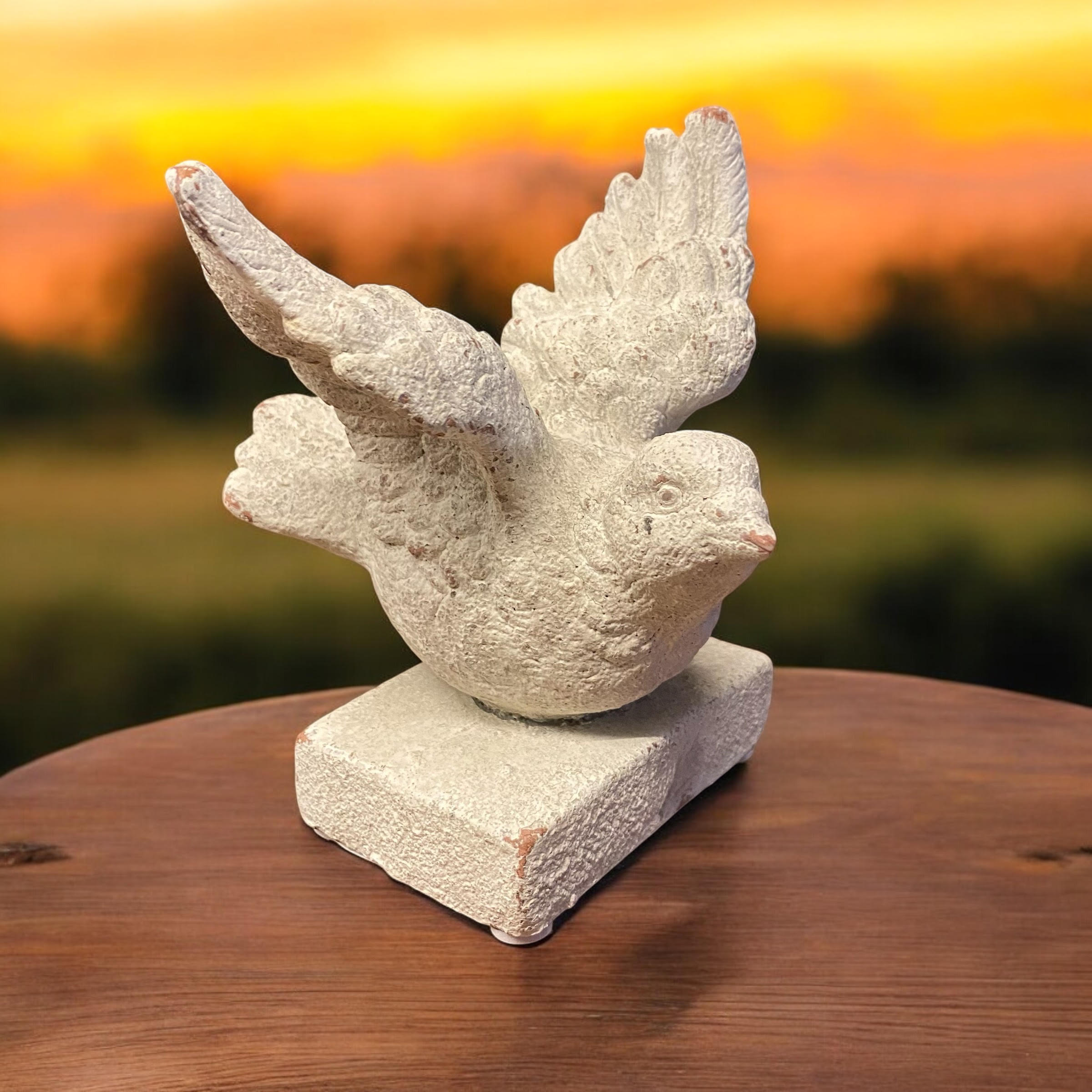 MSL 13cm Resin Bird Hand Finished Indoor or Outdoor Decor
