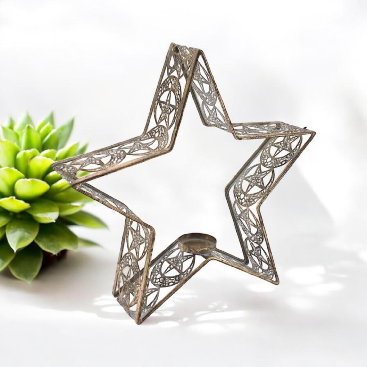 MSL 37cm Metal Candle Holder, Hand Finished, Elegant Design