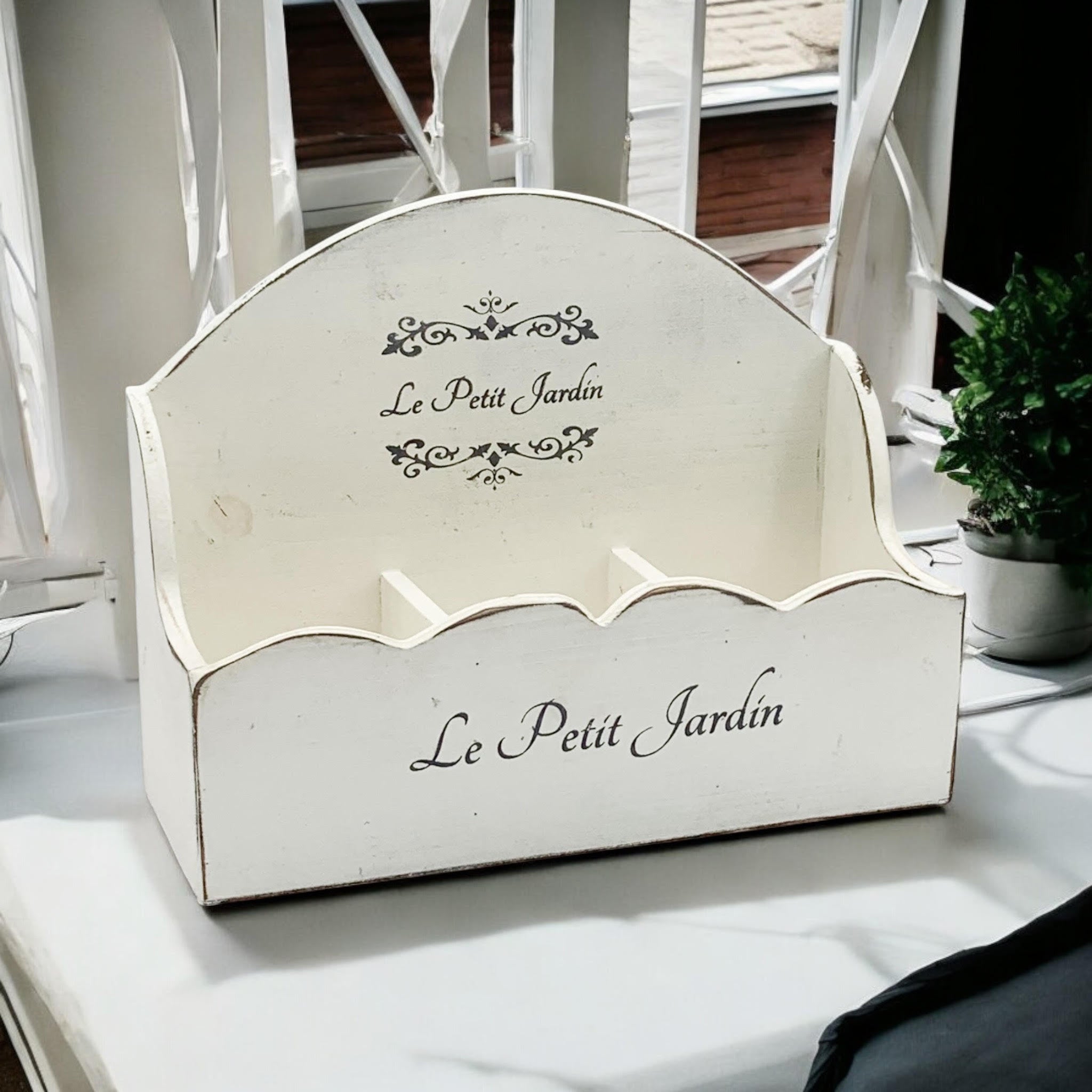 MSL 36cm Wooden Shabby White Frilly Photo Frame