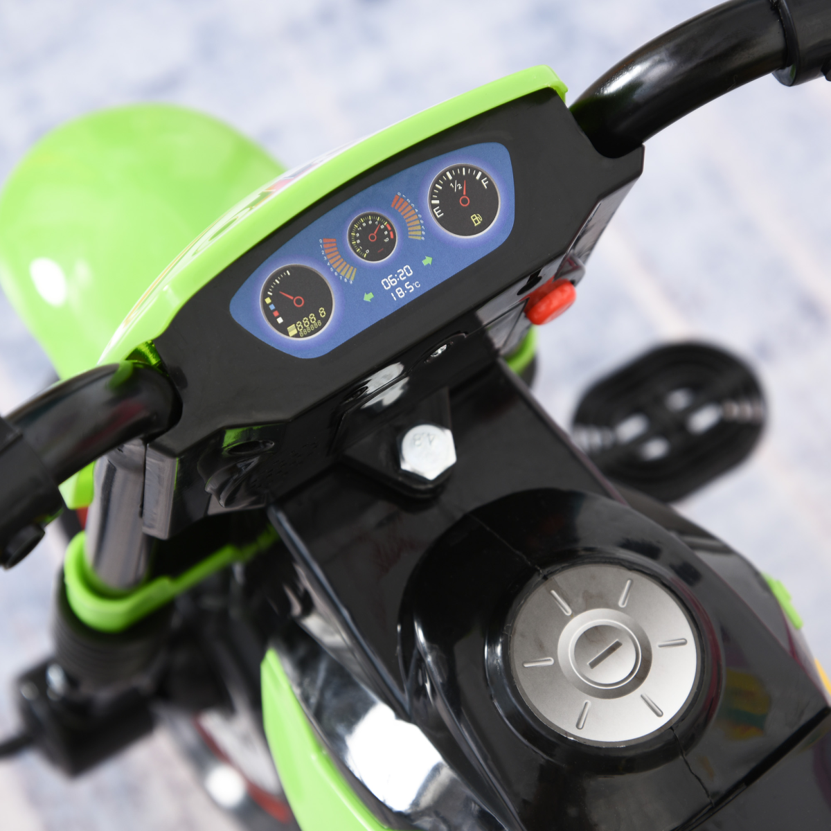 HOMCOM Toddler Pedal Tricycle Ride-On with Music and Lights, 18-36 Months