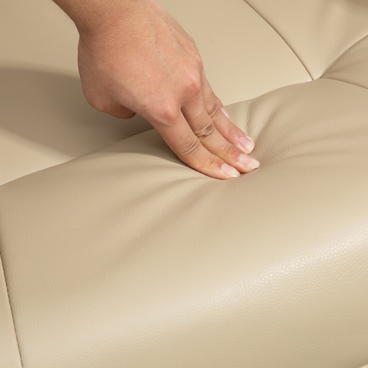 HOMCOM Cream PU Leather Ergonomic Recliner Chair with Footrest