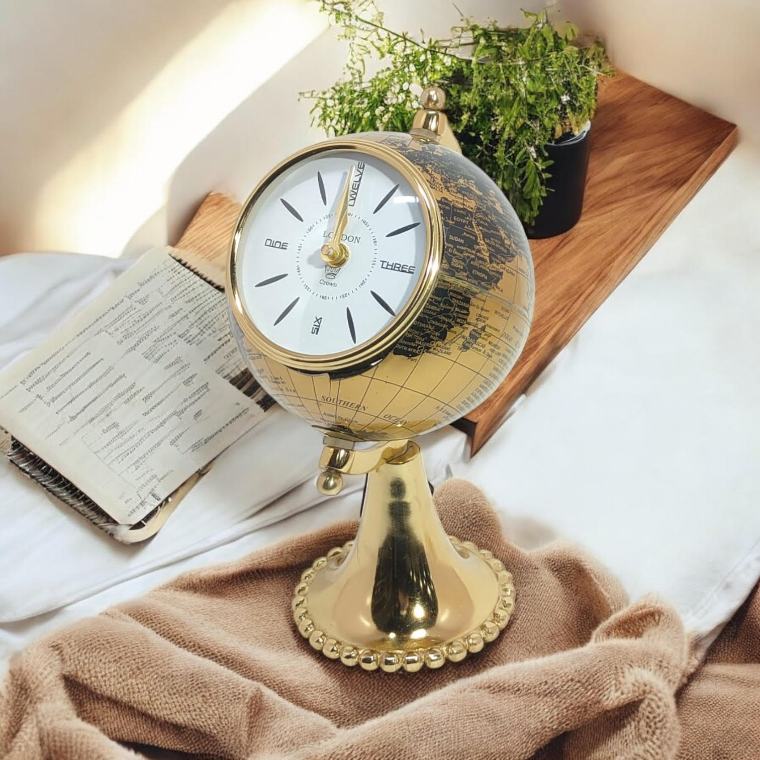MSL Hand Finished Table Clock with Globe Design, 1 AA Battery