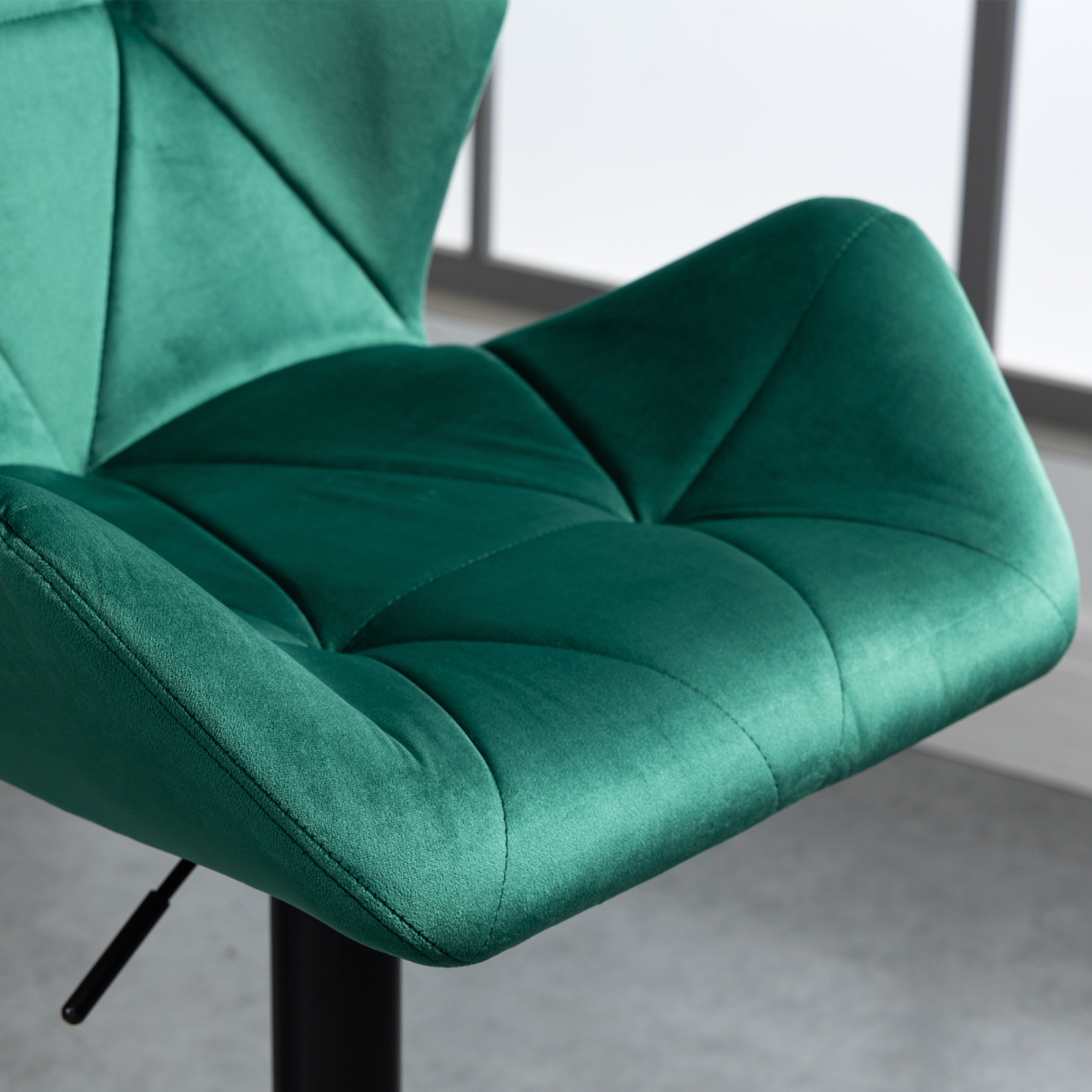 HOMCOM Set of 2 Adjustable Velvet Bar Stools with Footrest, Green