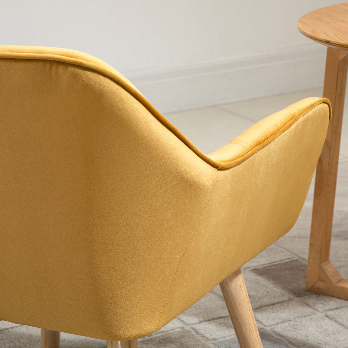 HOMCOM Velvet-Feel Tub Accent Chair with Wide Arms, Slanted Back and Wood Legs