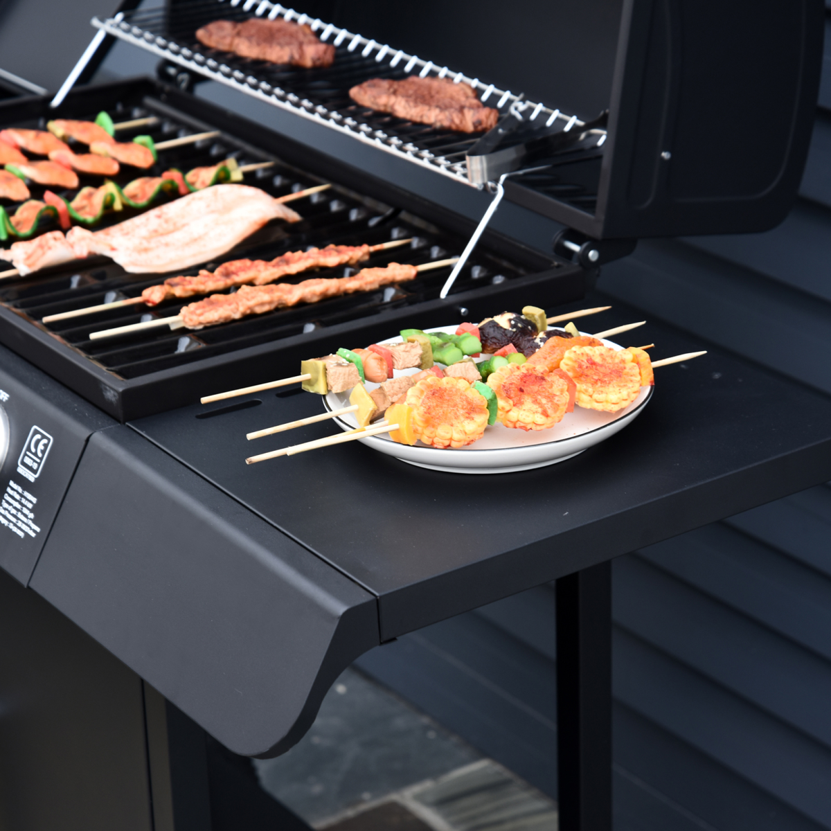 Outsunny 4+1 Gas BBQ Grill with 4 Stainless Steel Burners, Aluminium Side Burner, Lid, Thermometer, Wheels, Steel Black