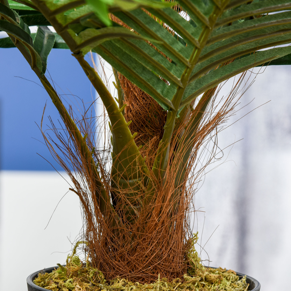 Outsunny Artificial Palm Tree, 8 Leaves, Fake Tropical Plant with Cement-Filled Pot, 60cm