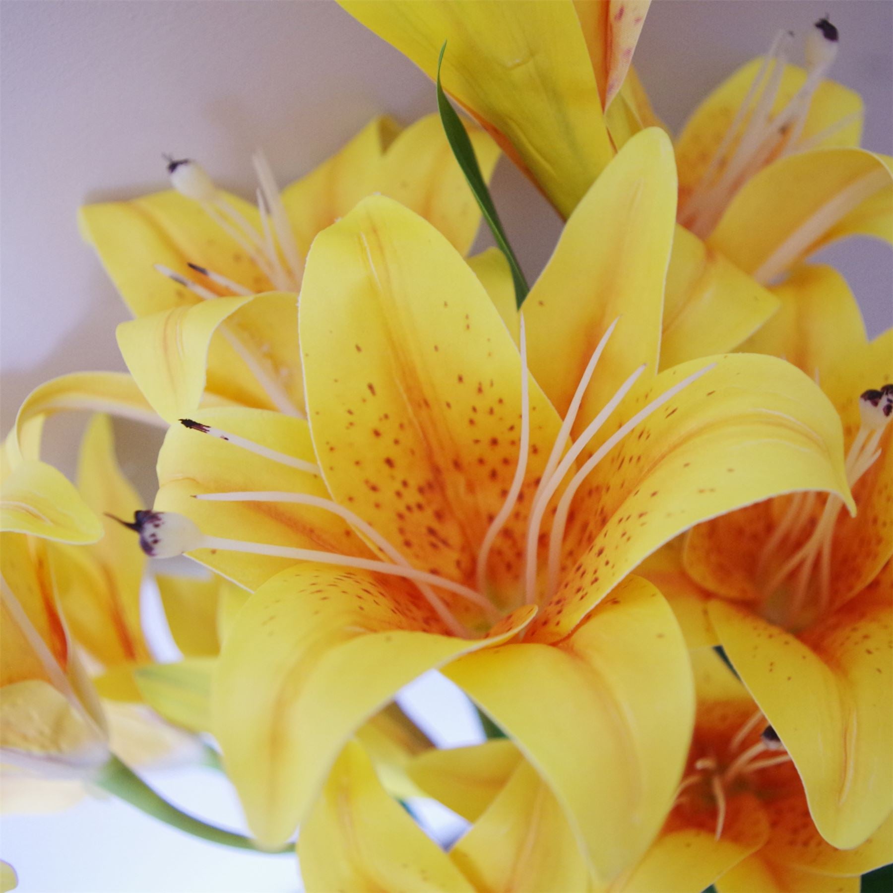 Leaf Pack of 12 Artificial Yellow Lily Stems, 60cm, 144 Flowers