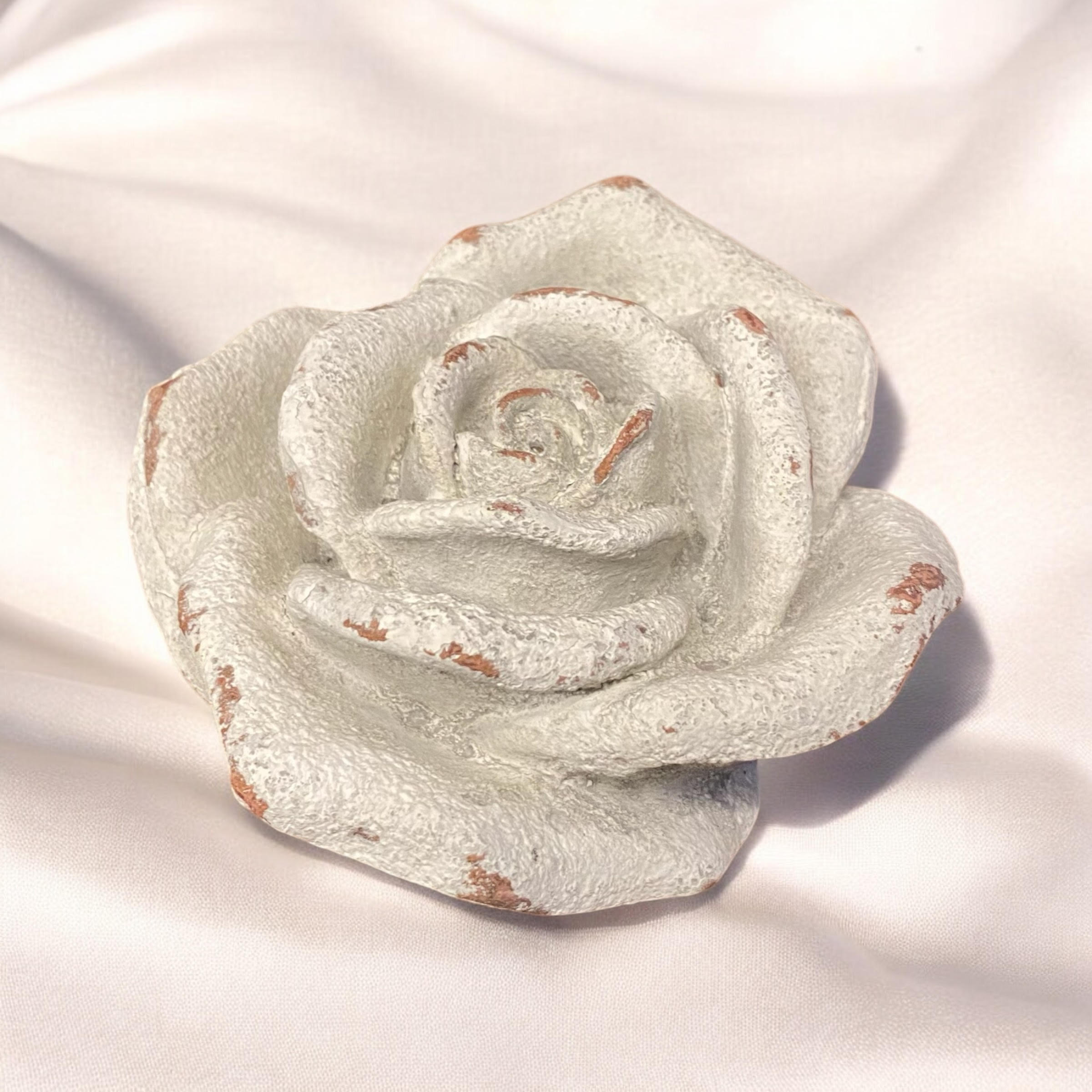 MSL 11cm Resin Flower Hand Finished Indoor Outdoor Decor