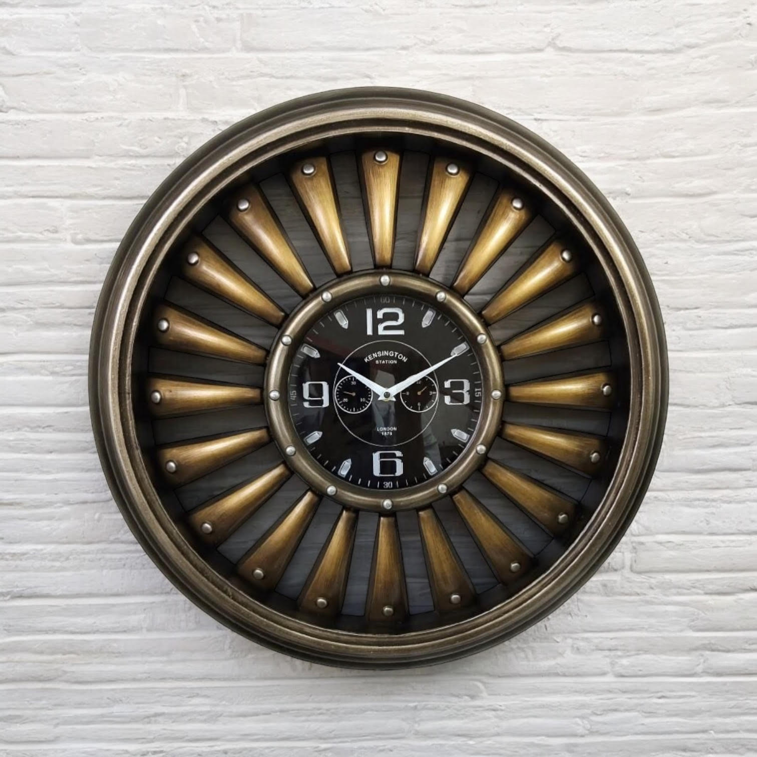 MSL 63cm Wall Clock - Ray Design, Hanging Hook, AA Battery Required