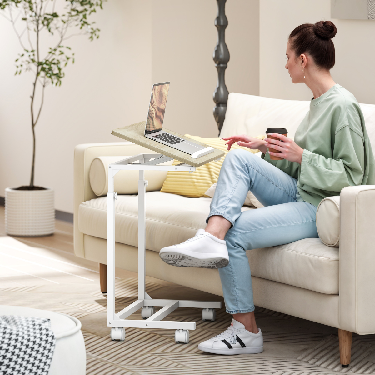 HOMCOM Height Adjustable C-Shaped Side Table with Casters, Oak