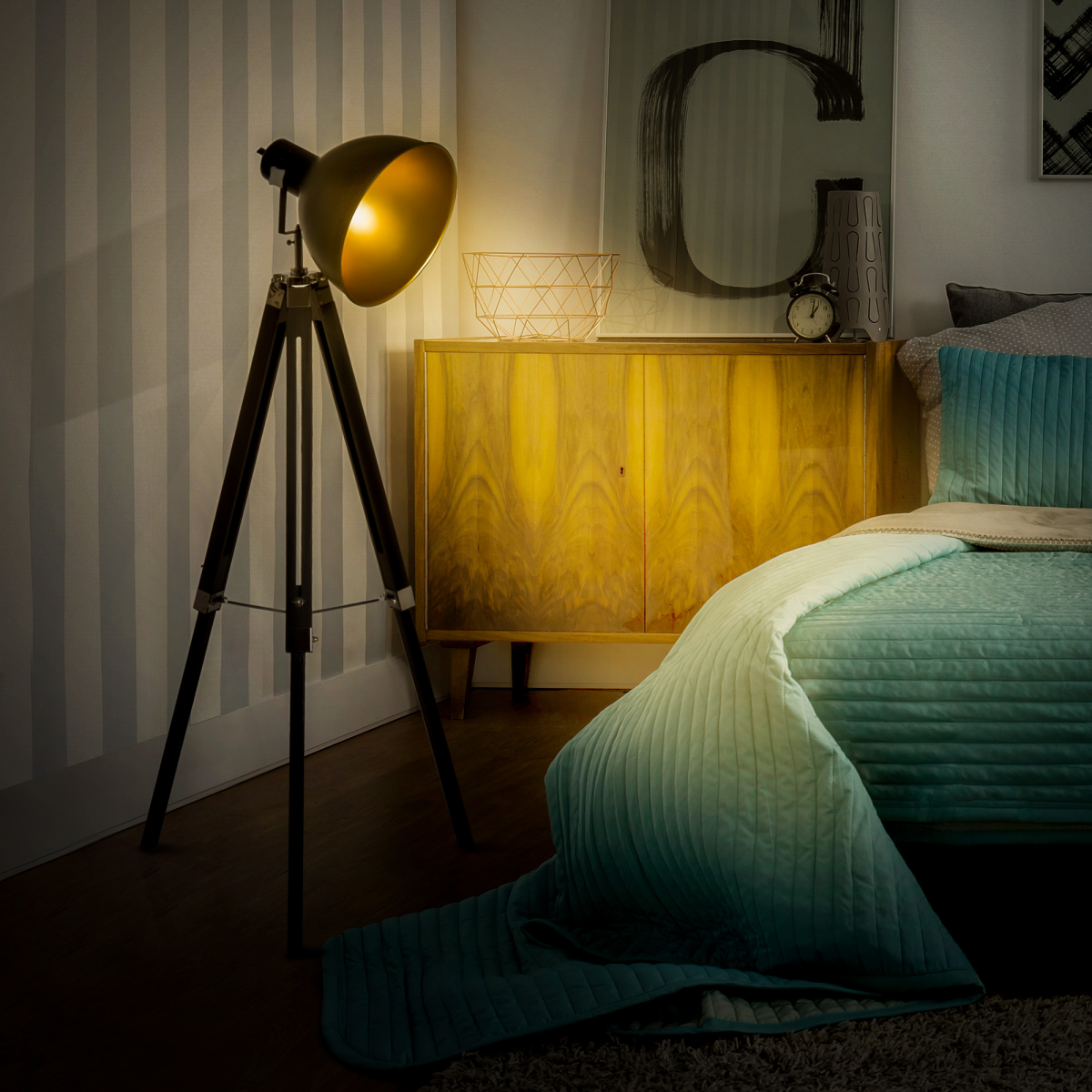 HOMCOM Retro Tripod Floor Lamp with Dome Shade, Pine Wood Legs, Adjustable Height, Black/Gold