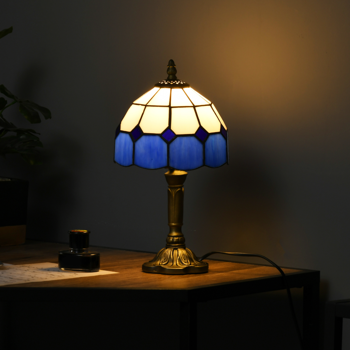 HOMCOM Antique Blue Stained Glass Table Lamp, E27 Bulb Not Included