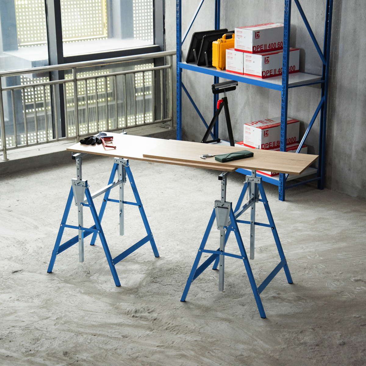 HOMCOM Set of 2 Steel Adjustable Folding Saw Horses, Telescopic Builders Trestles, 100kg Max Load Per Piece