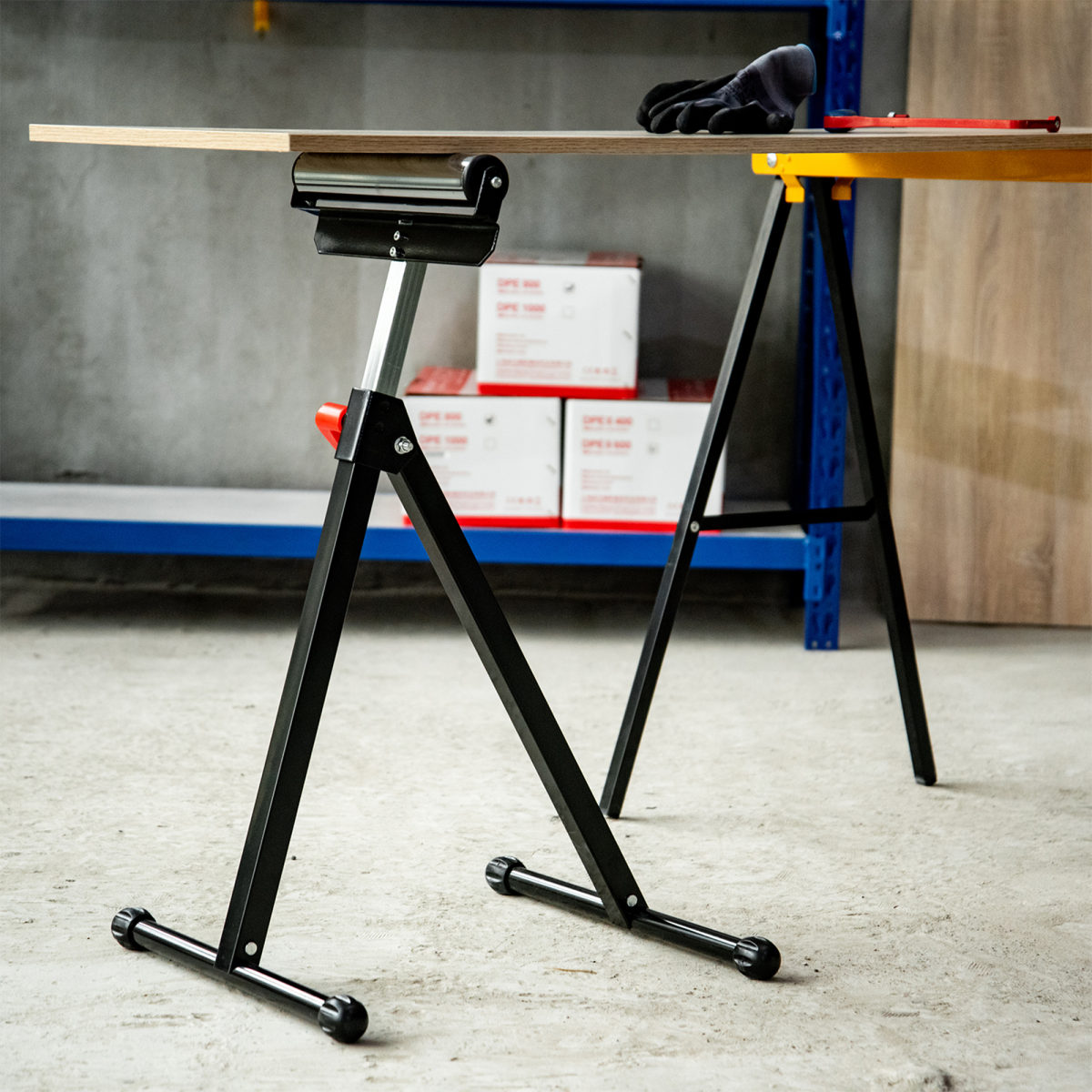 Adjustable Folding Metal Roller Stand for Woodworking, Height Adjustable 68-110cm, Chrome Ball Bearing Roller, Unbranded
