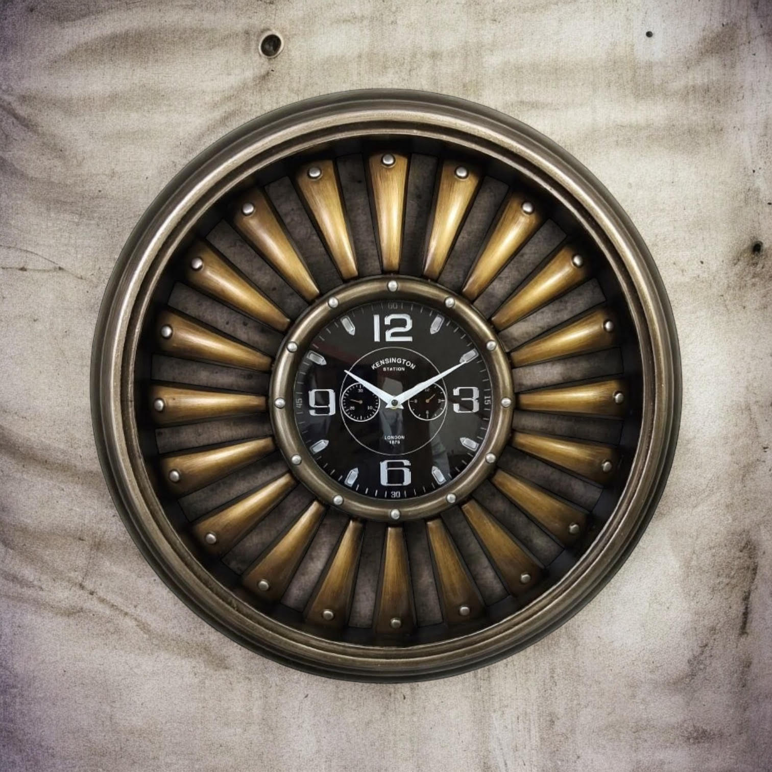 MSL 63cm Wall Clock - Ray Design, Hanging Hook, AA Battery Required