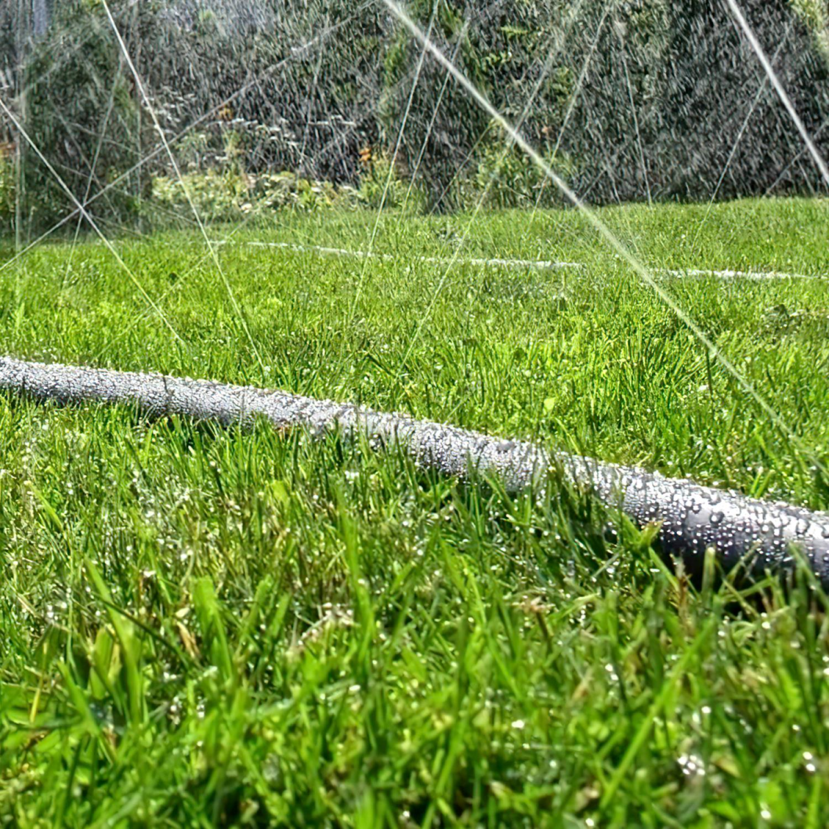 Vinsani 15M Garden Sprinkler with On-Off Valve and Fixing Straps