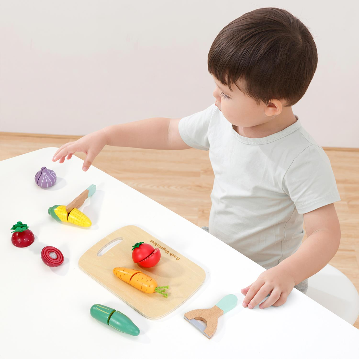 SOKA Play Imagine Learn Wooden Cutting Vegetables Play Set, 9 Pieces