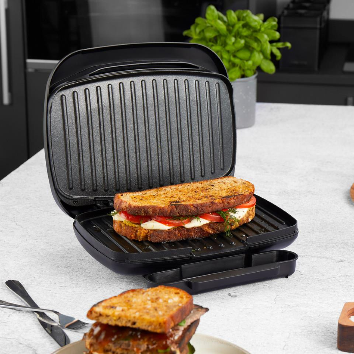 Salter Kuro Non-Stick Health Grill with Automatic Temperature Control