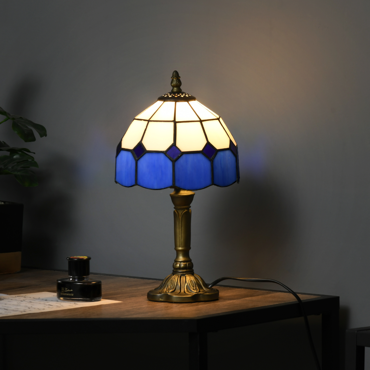 HOMCOM Antique Blue Stained Glass Table Lamp, E27 Bulb Not Included