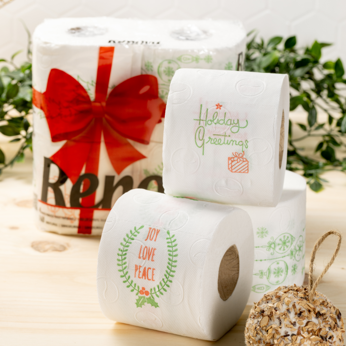 Renova Christmas Toilet Rolls 4 Pack, Festive Design, 160 Sheets per Roll