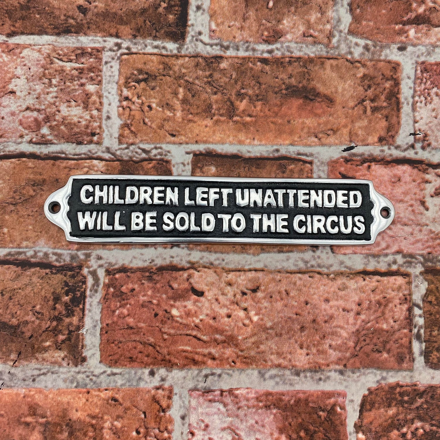 MSL 25cm Aluminium Children Left Sign, Metal Door Sign, Pre-Drilled Holes