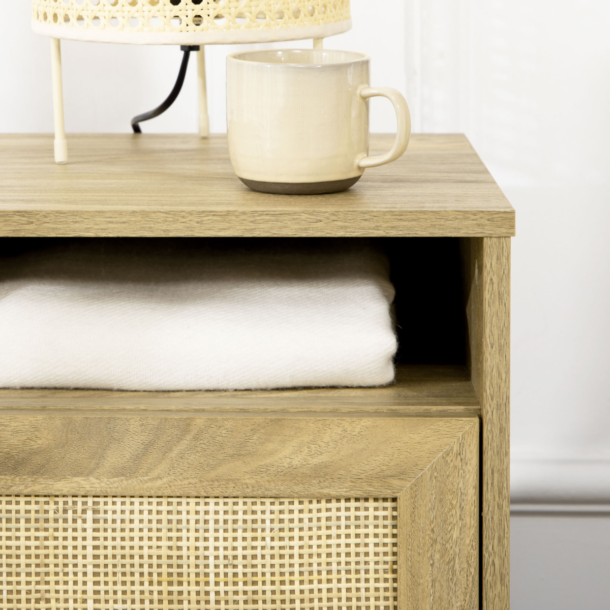 HOMCOM Rattan Nightstand with Cabinet & Shelf, Natural