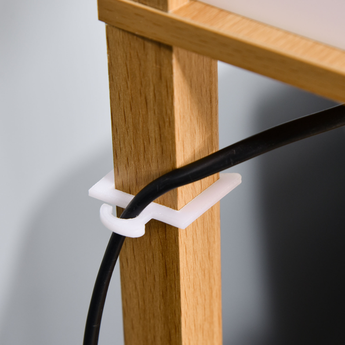HOMCOM Floor Lamp with 3 Storage Shelves and Foot Switch, Natural