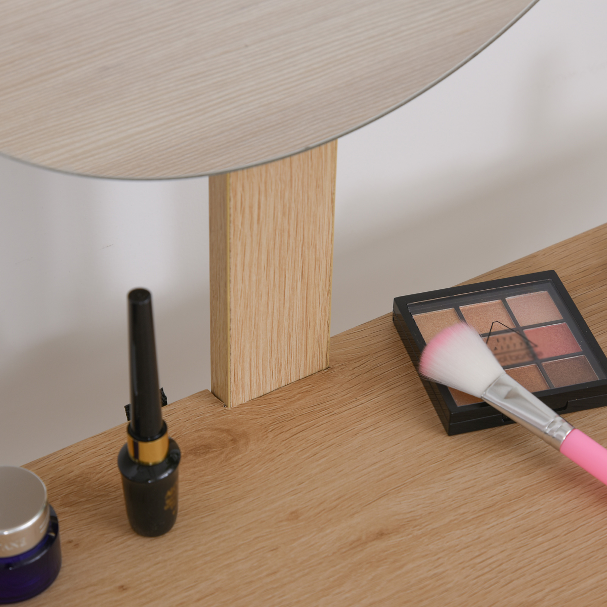 HOMCOM Solid Wood Nordic Dressing Table with Adjustable Round Mirror and Pull-Out Drawer