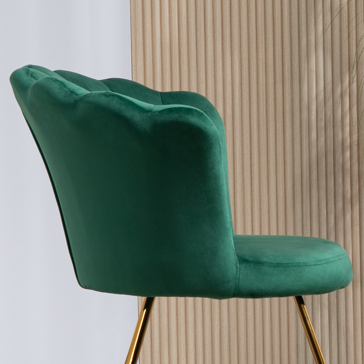 HOMCOM Velvet Accent Armchair with Lotus Backrest, Steel Legs, Green