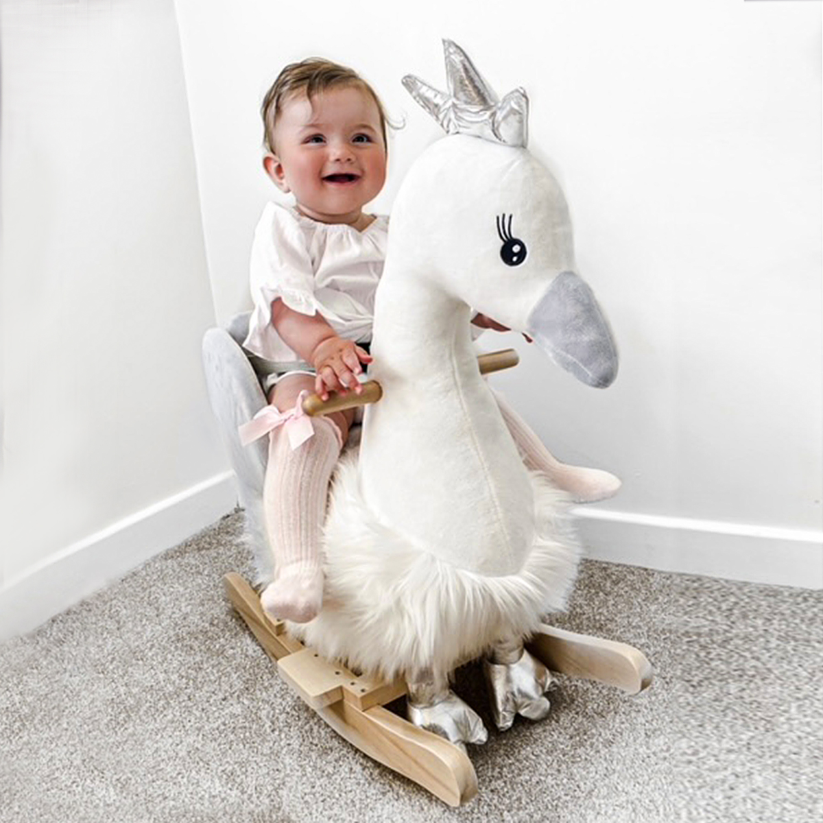 HOMCOM Kids Ride-On Rocking Swan with Sound, Seat Belt & Plush Seat