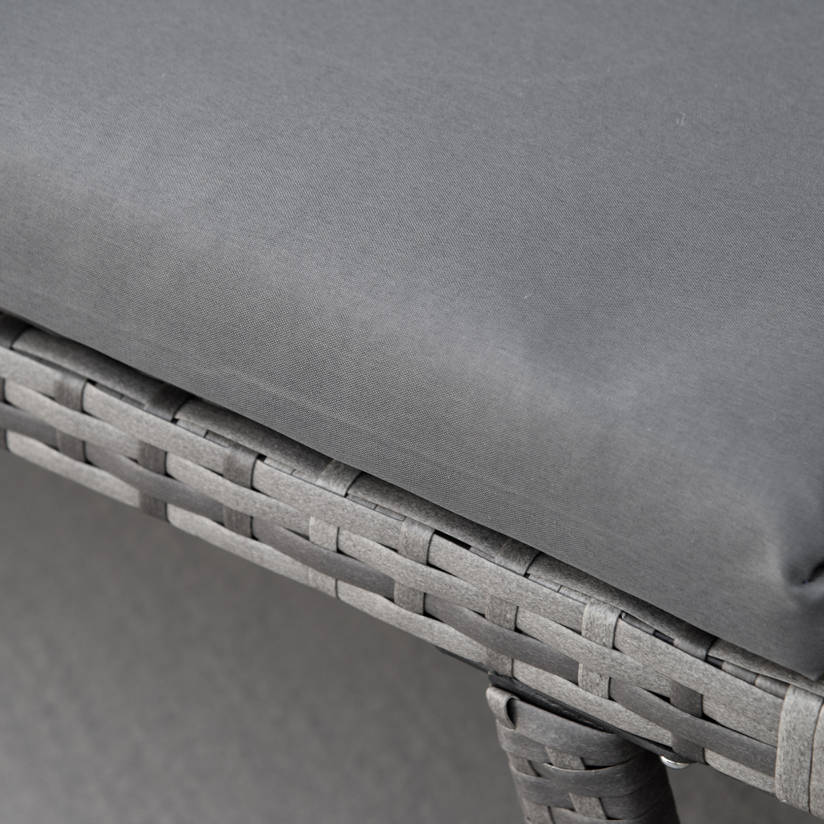 Outsunny 2-in-1 Rattan Folding Outdoor Daybed Sofa, Grey, with Cushion