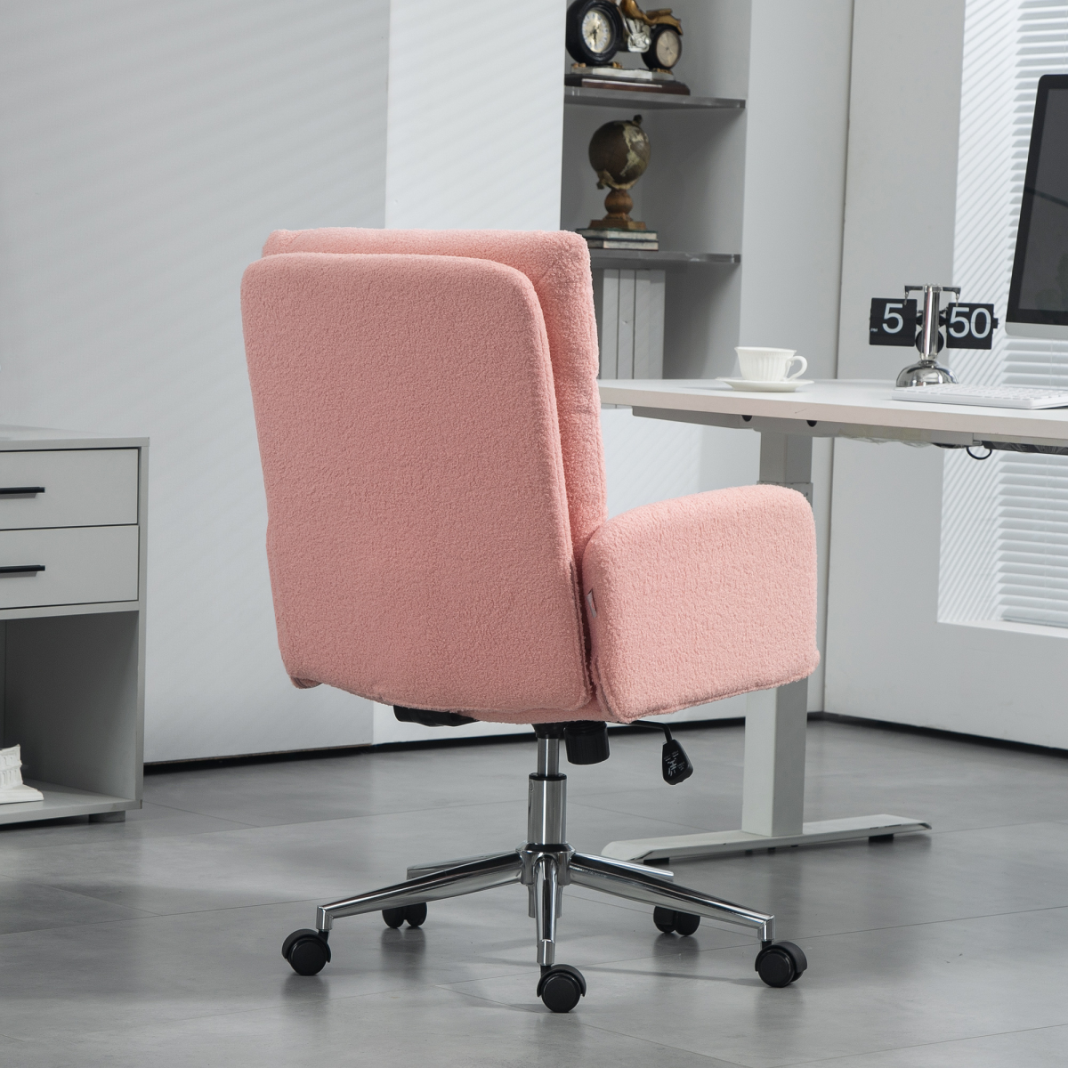 HOMCOM Pink Sherpa Fleece Adjustable Swivel Desk Chair