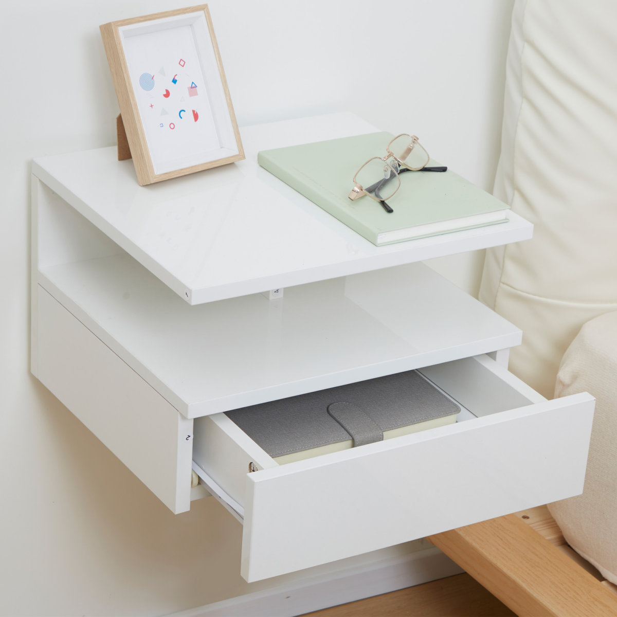 HOMCOM Set of 2 Wall Mounted Bedside Cabinets, High Gloss White