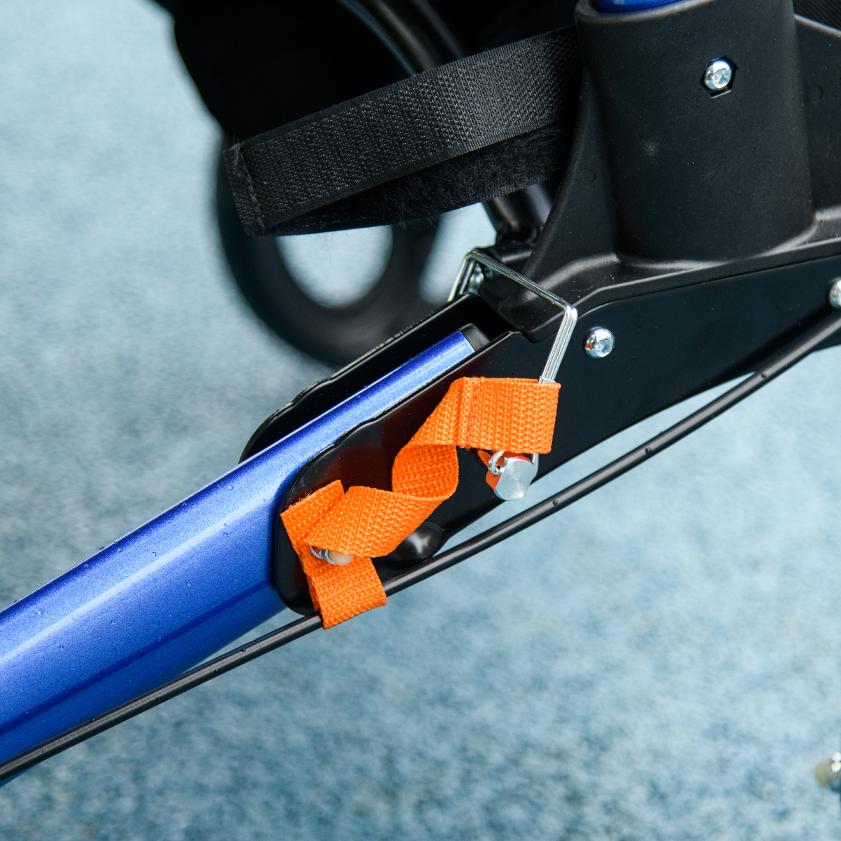 HOMCOM 4-Wheel Rollator Walker with Seat, Adjustable Height, Blue