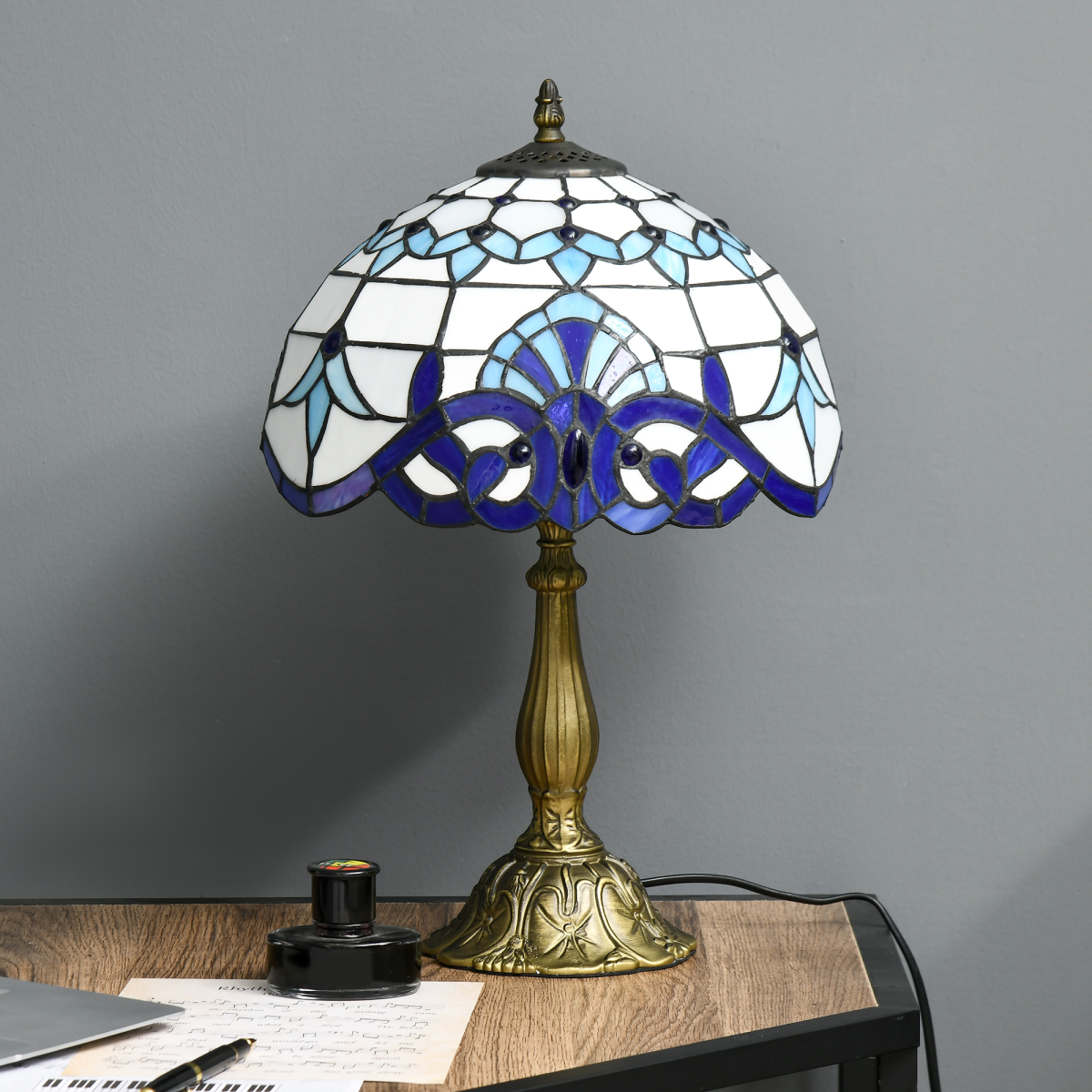 HOMCOM Stained Glass Table Lamp, Blue/White, E27 Bulb Not Included