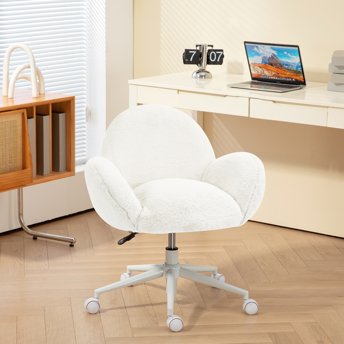 HOMCOM Cream White Fluffy Office Chair with Backrest & Wheels