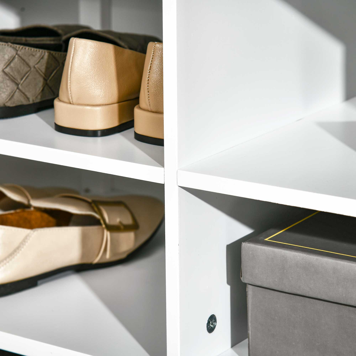 HOMCOM 3-in-1 Mirrored Shoe Cabinet with 4 Coat Hooks, Top Shelf, 4 Shoe Storage Cubes, White, 80 x 40 x 170 cm