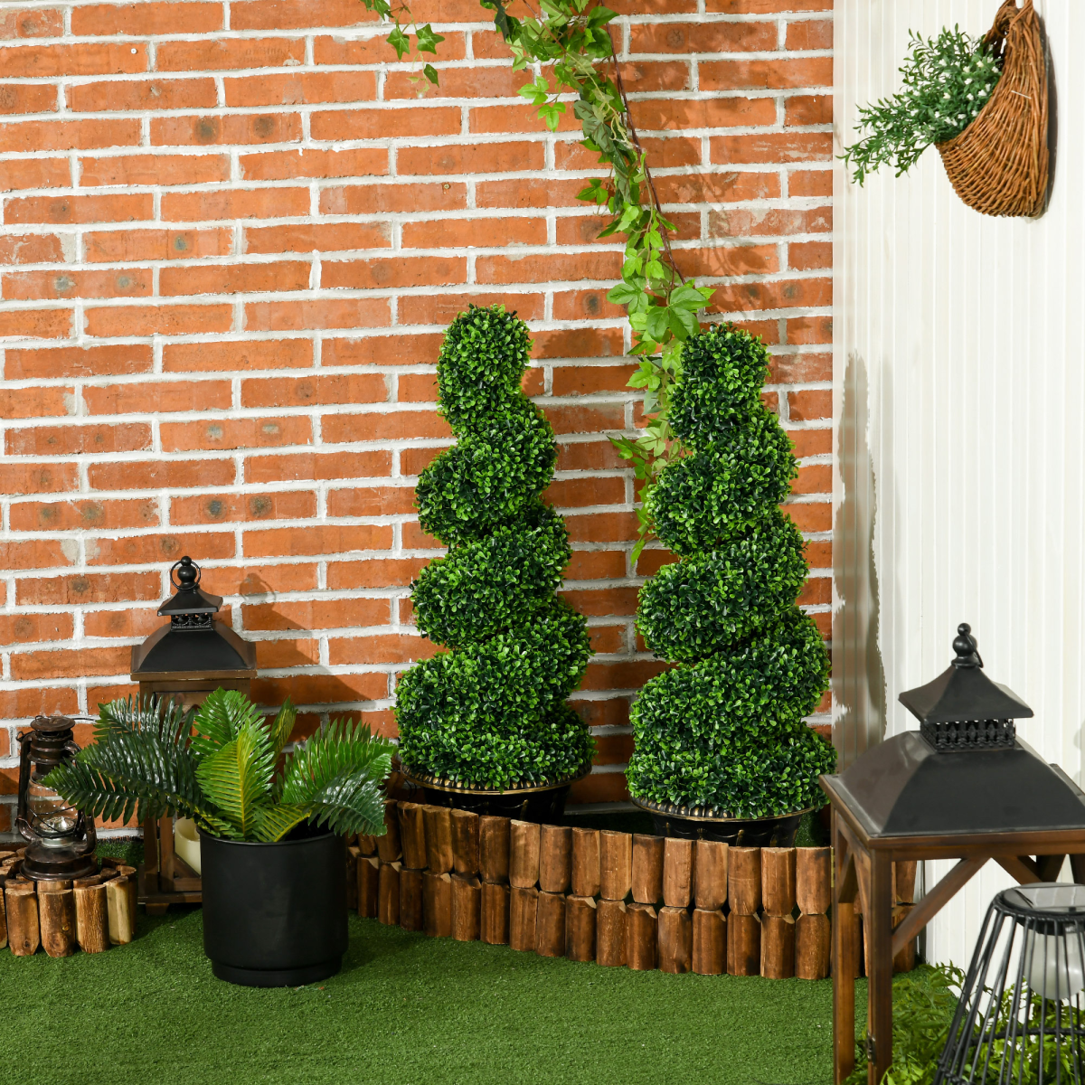 HOMCOM Set of 2 Potted Artificial Spiral Boxwood Trees, 90cm