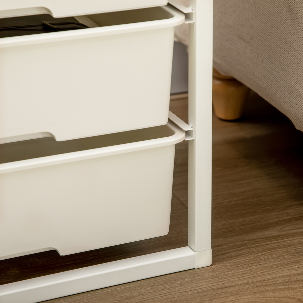 White 6-Drawer Chest of Drawers for Bedroom & Living Room